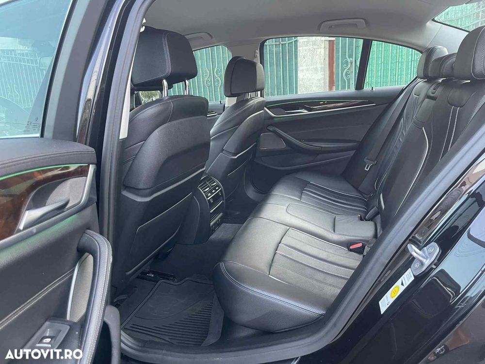 BMW Seria 5 540i xDrive Aut. Luxury Line - 27