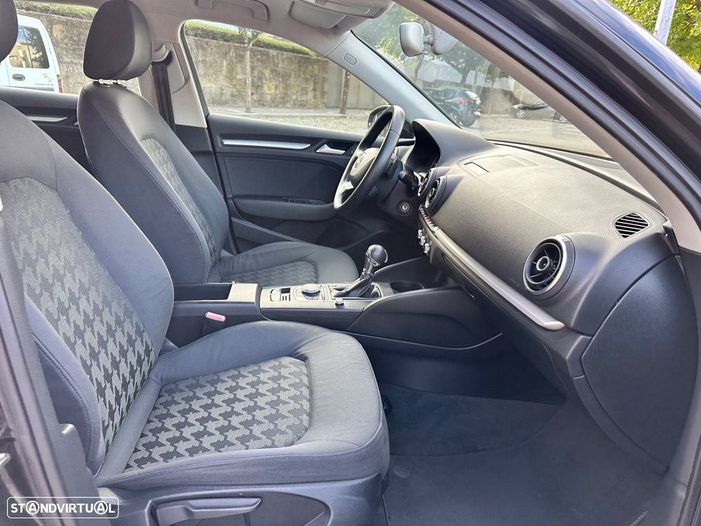 Audi A3 Sportback 1.6 TDI Attraction S tronic - 41