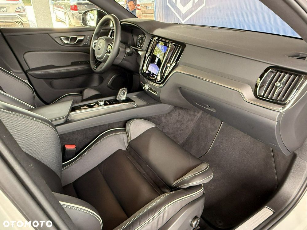 Volvo S60 B4 B R-Design - 19