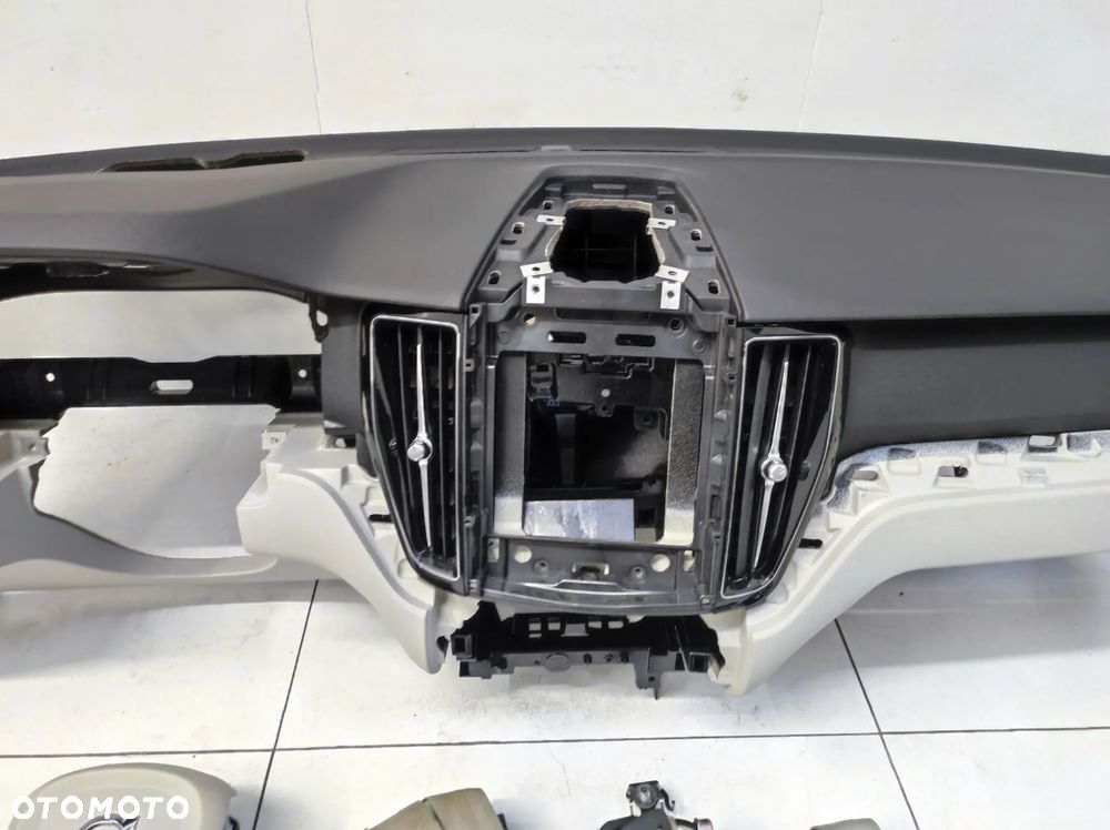 DESKA KONSOLA PODUSZKI PASY EU VOLVO XC60 II 2 2.0D - 5