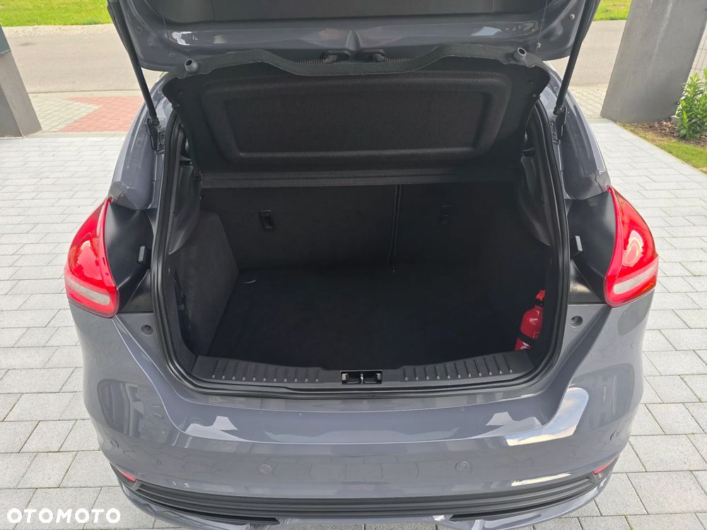 Ford Focus 2.0 EcoBoost ST-2 - 24