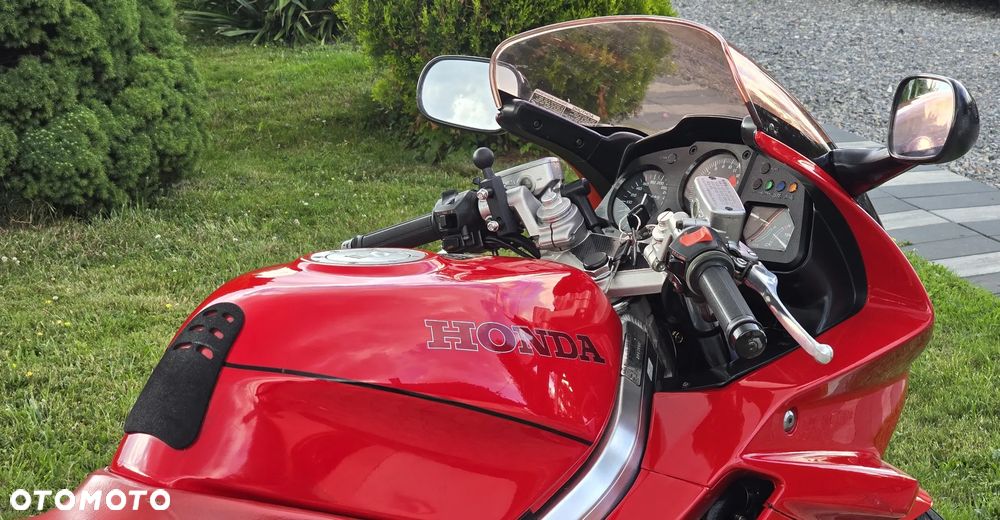 Honda VFR - 16