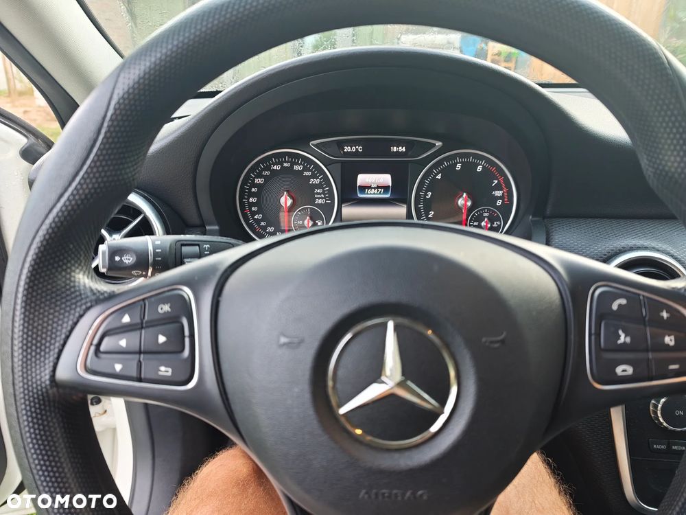 Mercedes-Benz Klasa A 180 BlueEfficiency Edition - 16