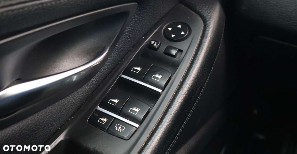 BMW Seria 5 - 33