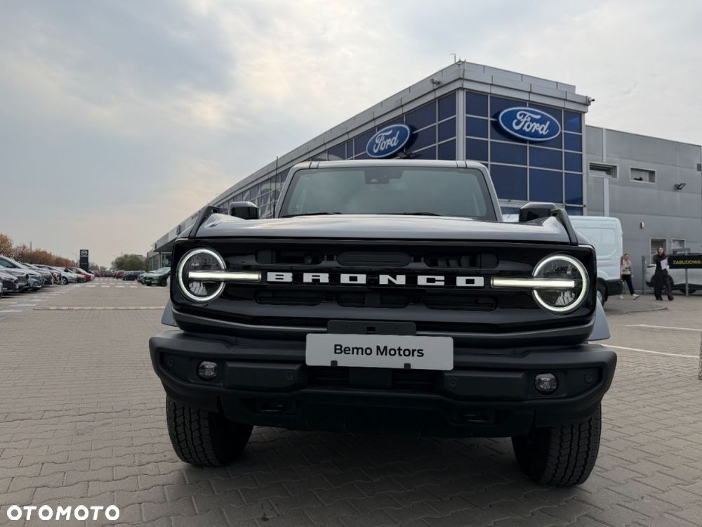 Ford Bronco - 7