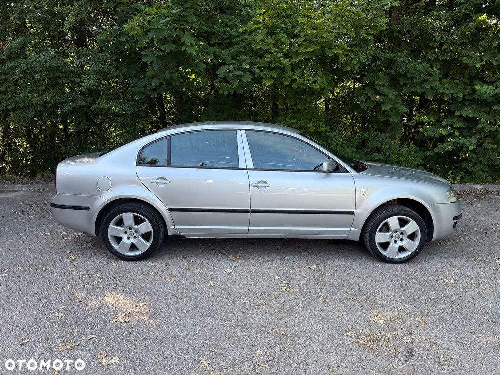 Skoda Superb 1.8 Turbo Comfort - 9