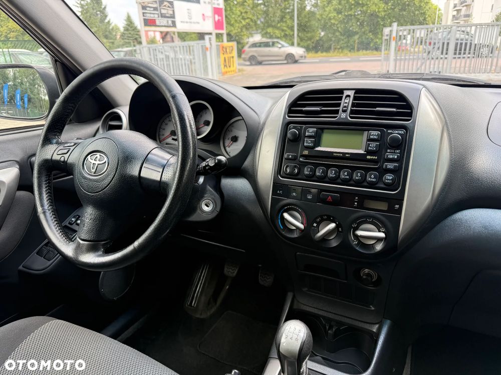 Toyota RAV4 D-4D 4x4 - 30