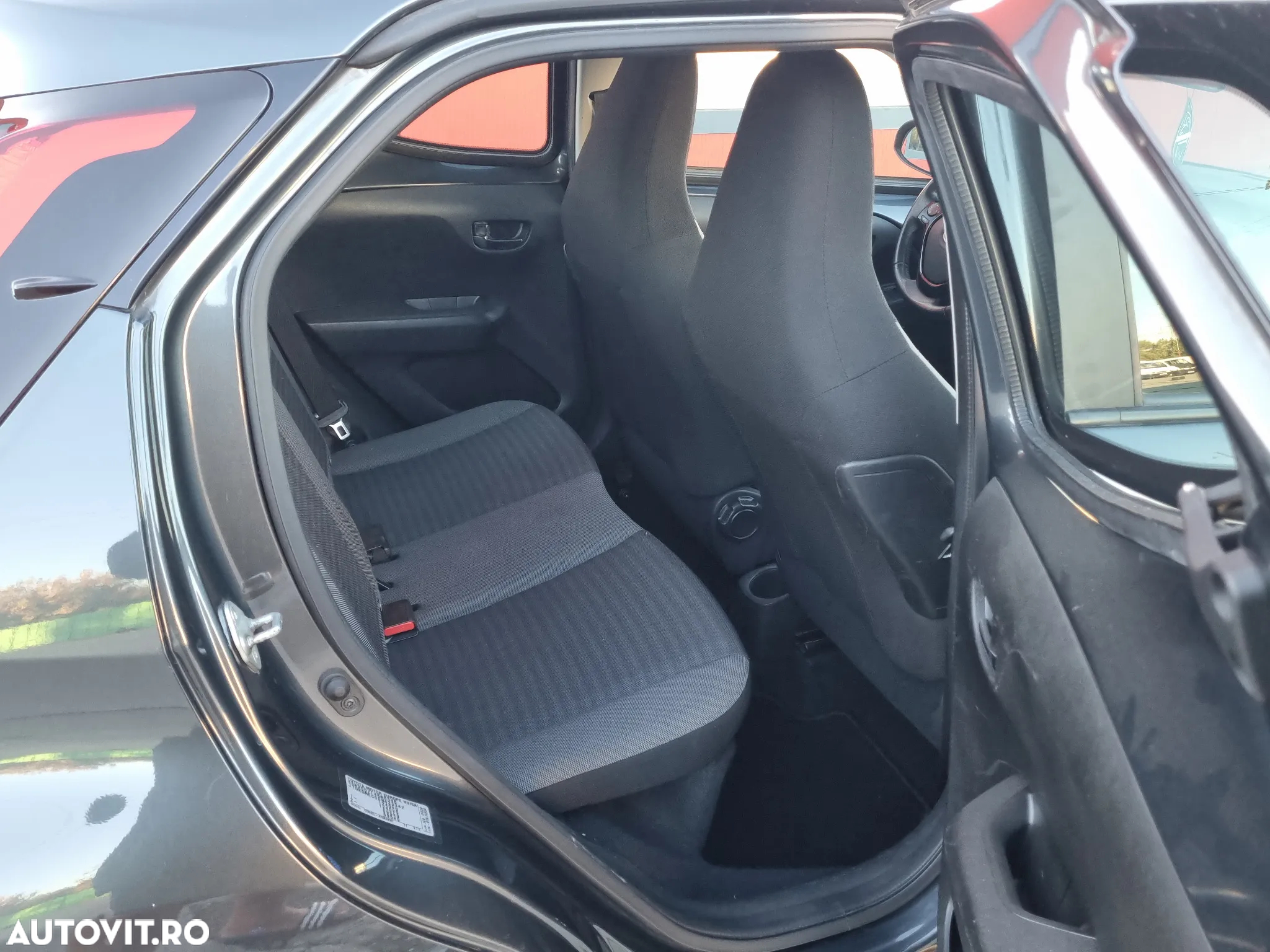 Toyota Aygo 1.0 VVY-I 5 usi X-style - 8