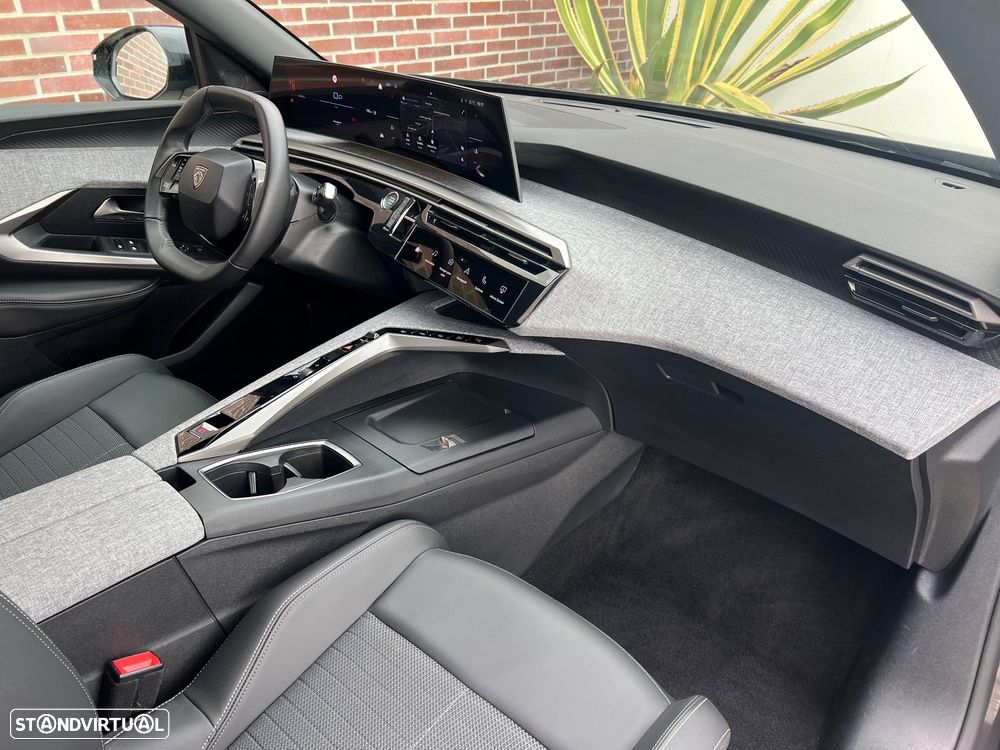 Peugeot 3008 1.2 Hybrid Allure e-DCS6 - 11