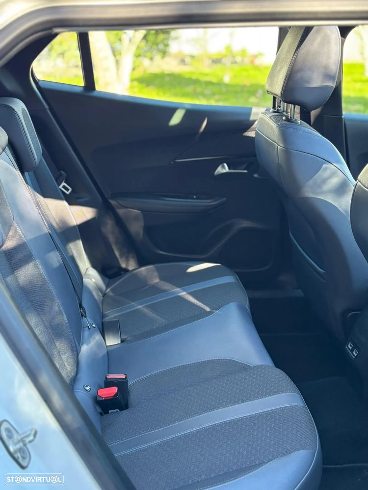 Peugeot 2008 1.5 BlueHDi Allure Pack EAT8 - 6