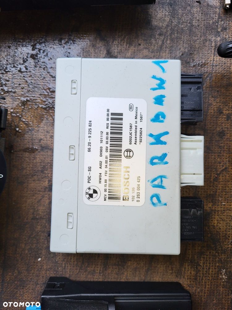 Moduł parktronic tylny bmw 1 e87 2010r