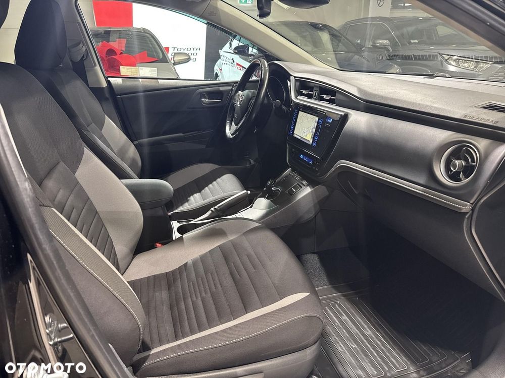 Toyota Auris - 9