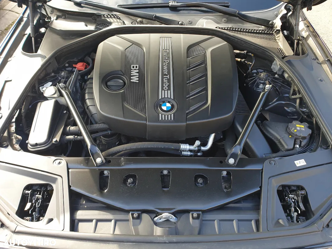 BMW Seria 5 525d xDrive AT - 8