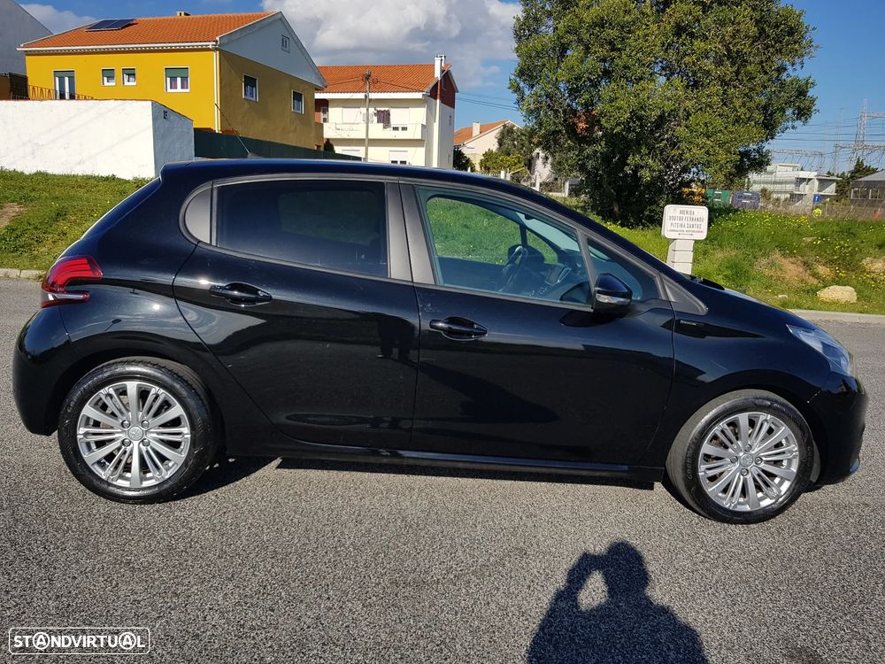 Peugeot 208 1.5 BlueHDi Signature - 12