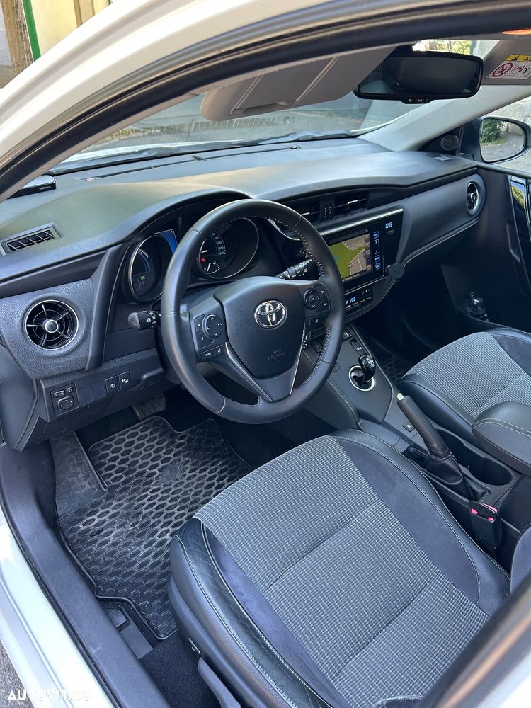 Toyota Auris 1.8 L VVT-i Sol+ - 12