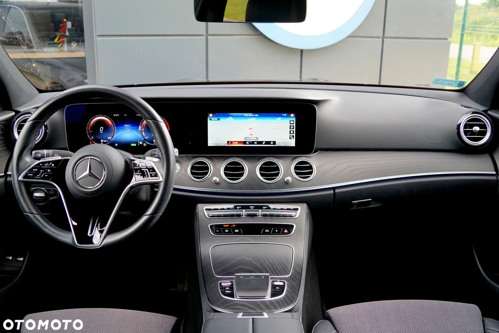 Mercedes-Benz Klasa E 300 9G-TRONIC Avantgarde - 27