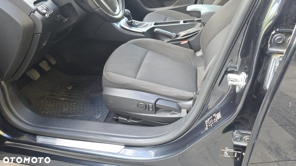 Opel Insignia - 18