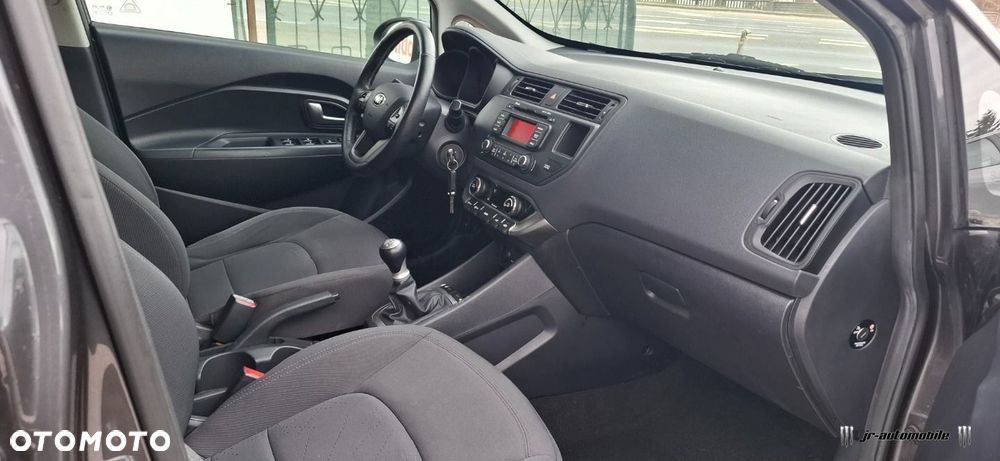 Kia Rio - 12