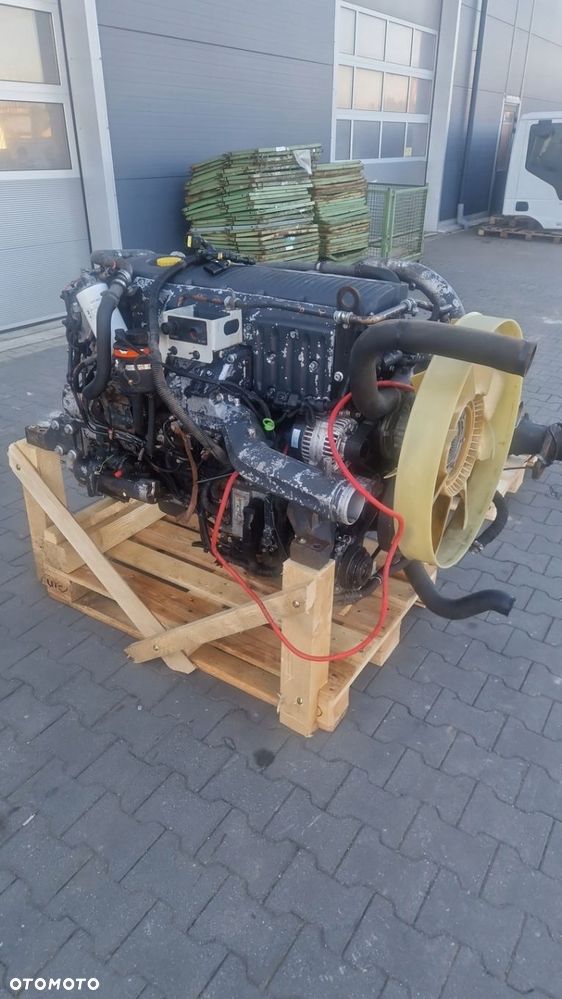 Silnik Engine Iveco Trakker Stralis Cursor 8 E4 / E5 F2BE3681C Pod PTO - 3