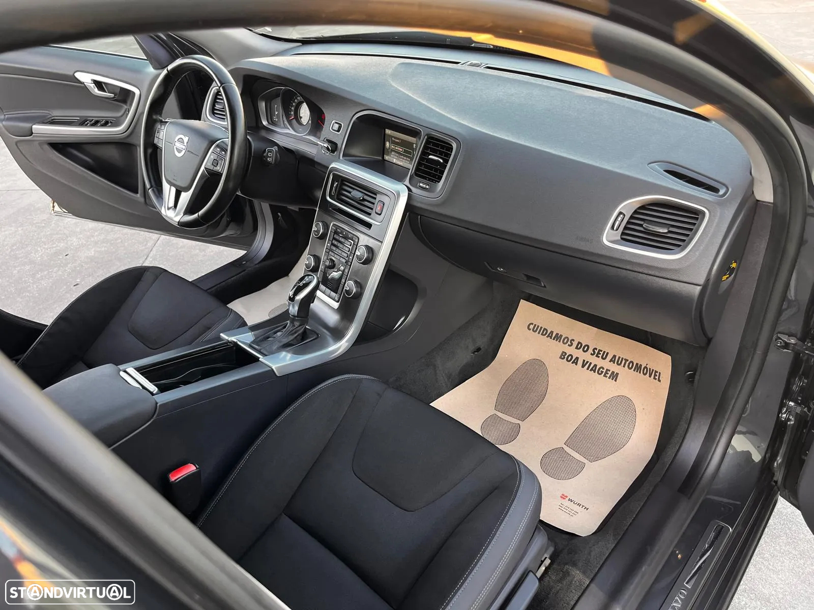 Volvo V60 1.6 D2 Momentum Eco Powershift - 34