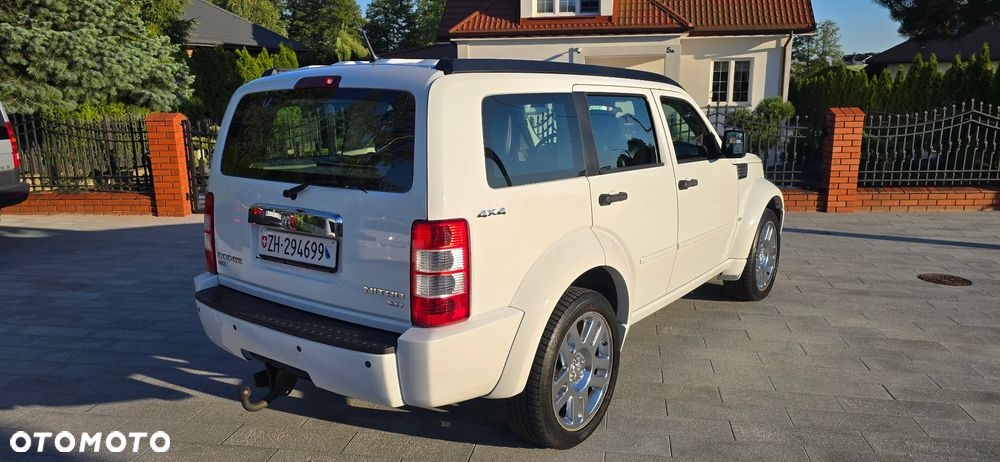 Dodge Nitro 4.0 V6 RT - 3