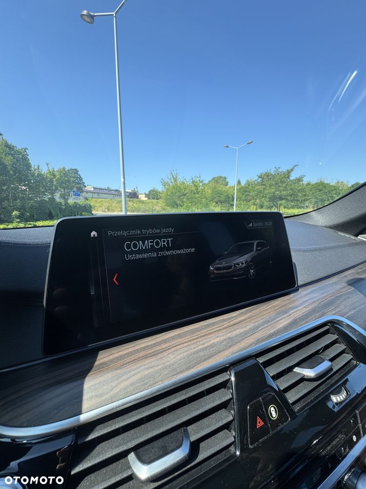 BMW Seria 5 520d Luxury Line sport - 11