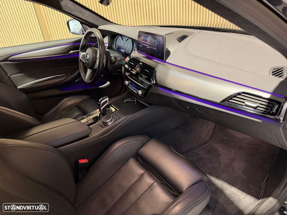 BMW M5 Competition - 32