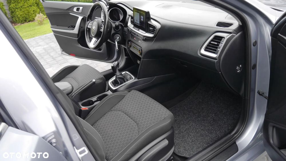 Kia Ceed 1.6 CRDi Platinum Edition - 28