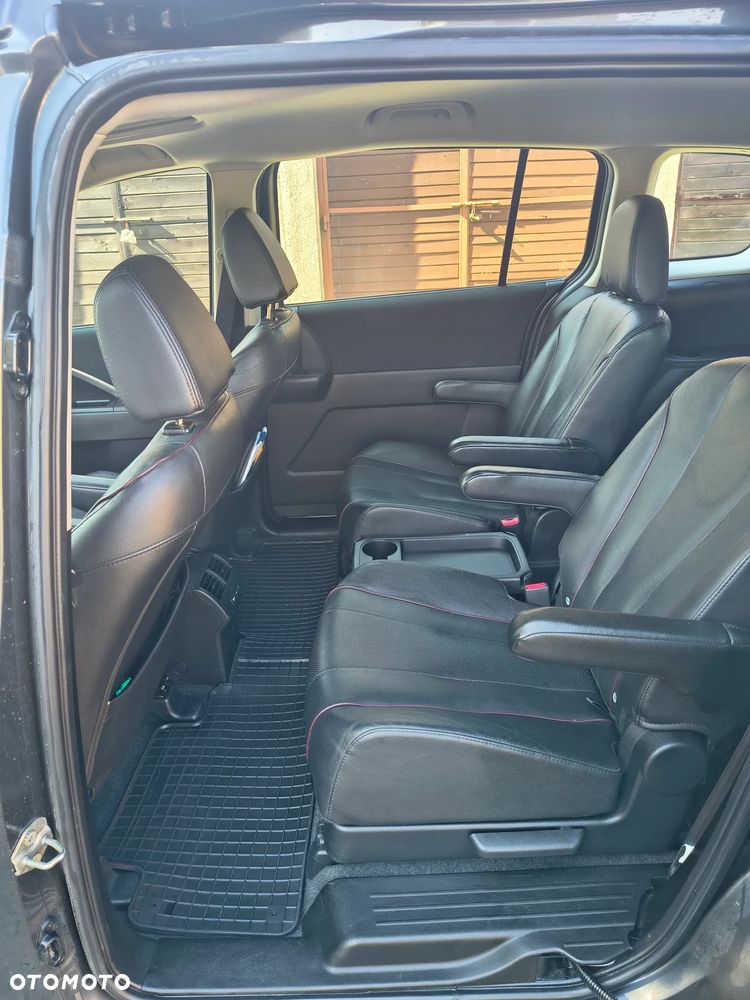 Mazda 5 - 10