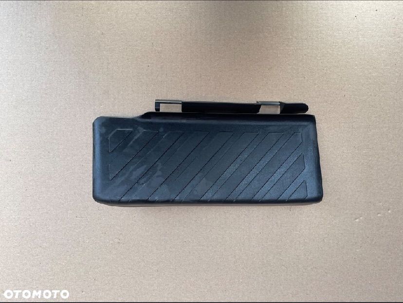 5Q1864777C Podnózek podstopnica vw t-roc skoda seat - 1