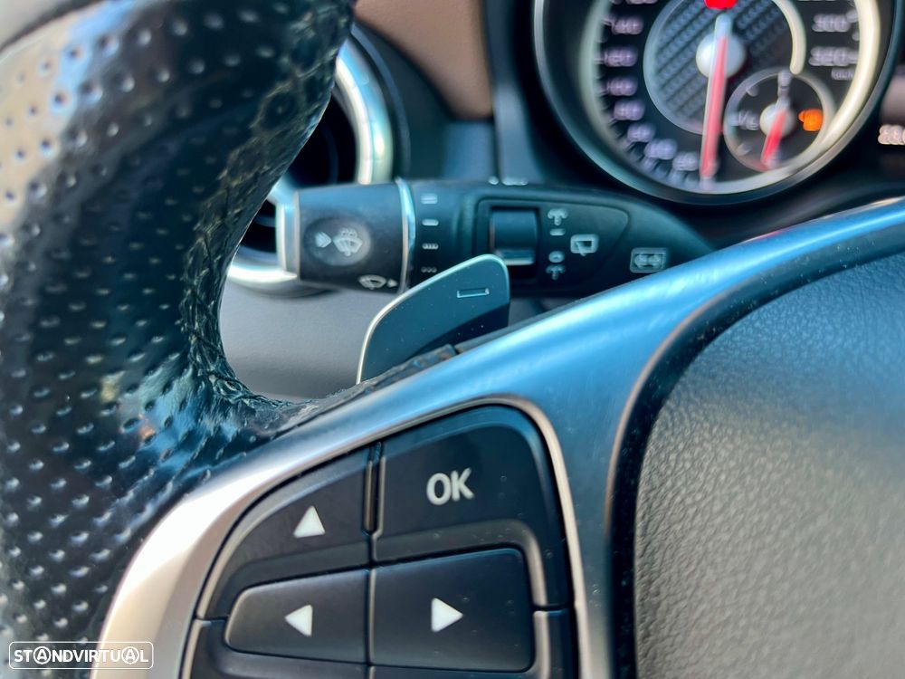 Mercedes-Benz CLA 45 AMG 4Matic 7G-DCT Orange Art Edition - 16