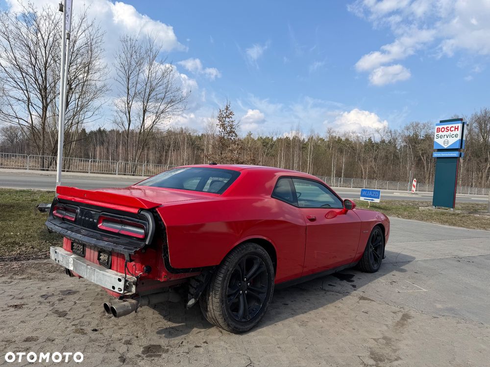 Dodge Challenger - 4