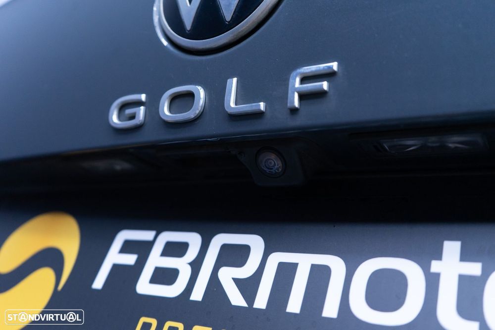 VW Golf Variant 2.0 TDi R-Line DSG - 23