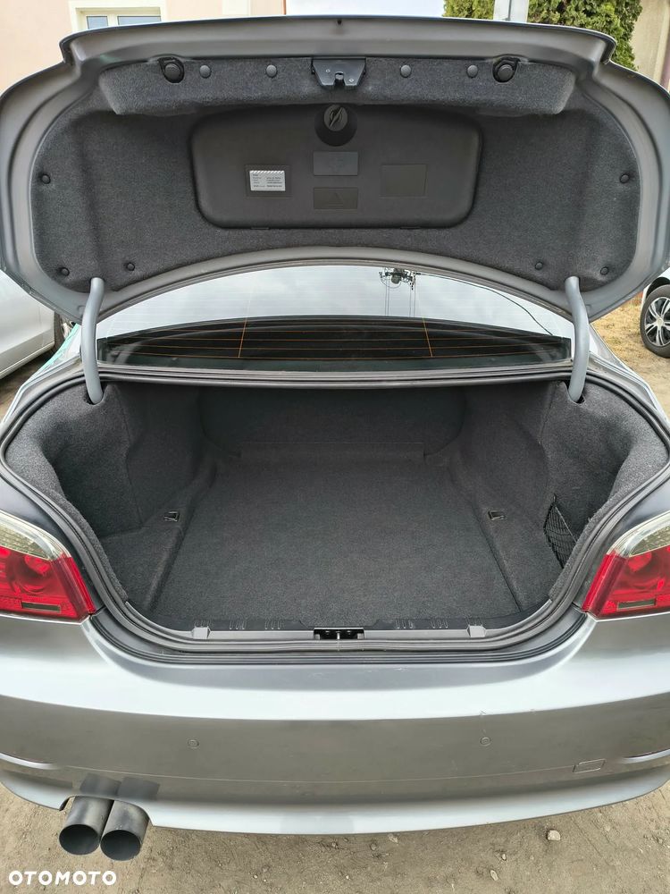 BMW Seria 5 523i Edition Exclusive - 12