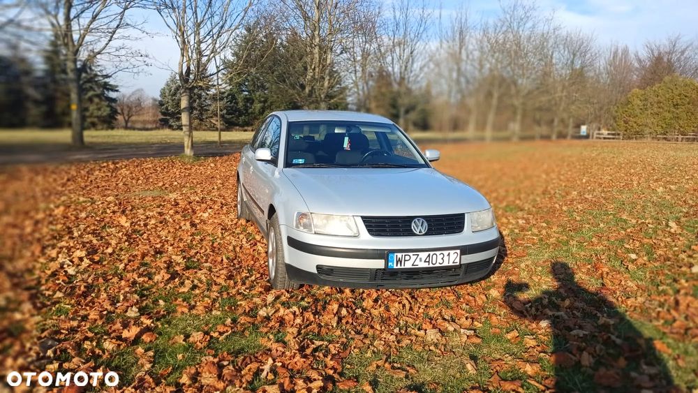 Volkswagen Passat 1.8 Comfortline - 2