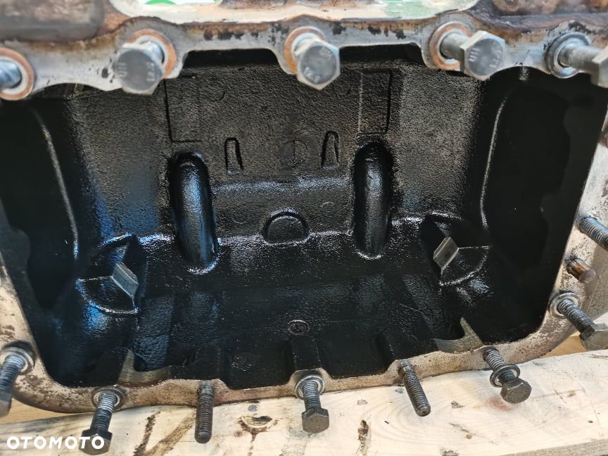 Obudowa osi Massey Ferguson 8690 7700102862 - 11