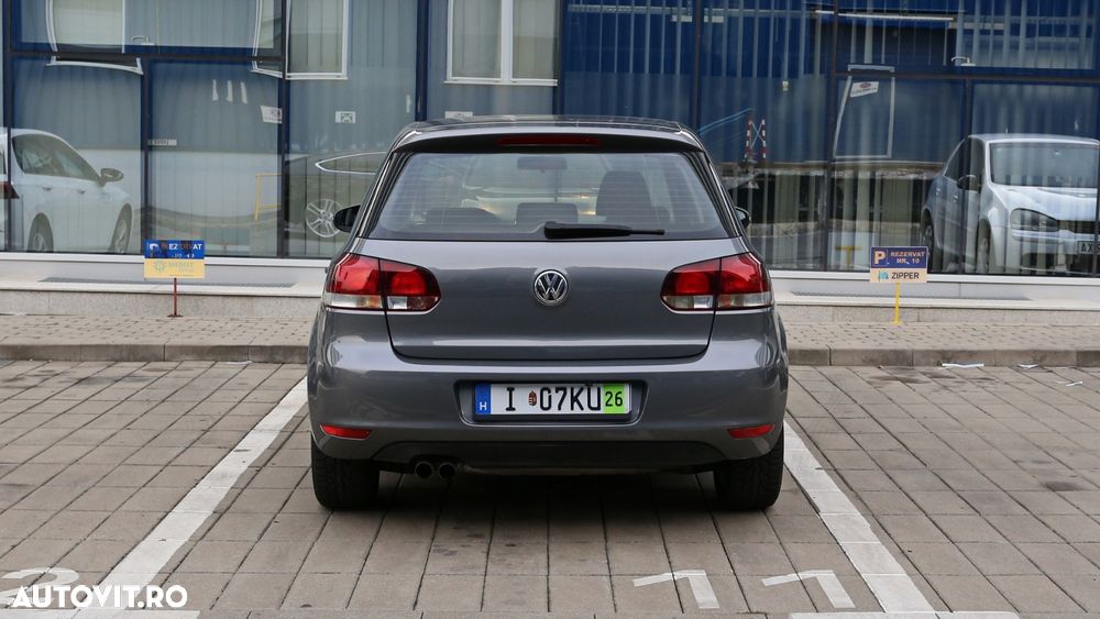 Volkswagen Golf 2.0 TDI Highline - 16