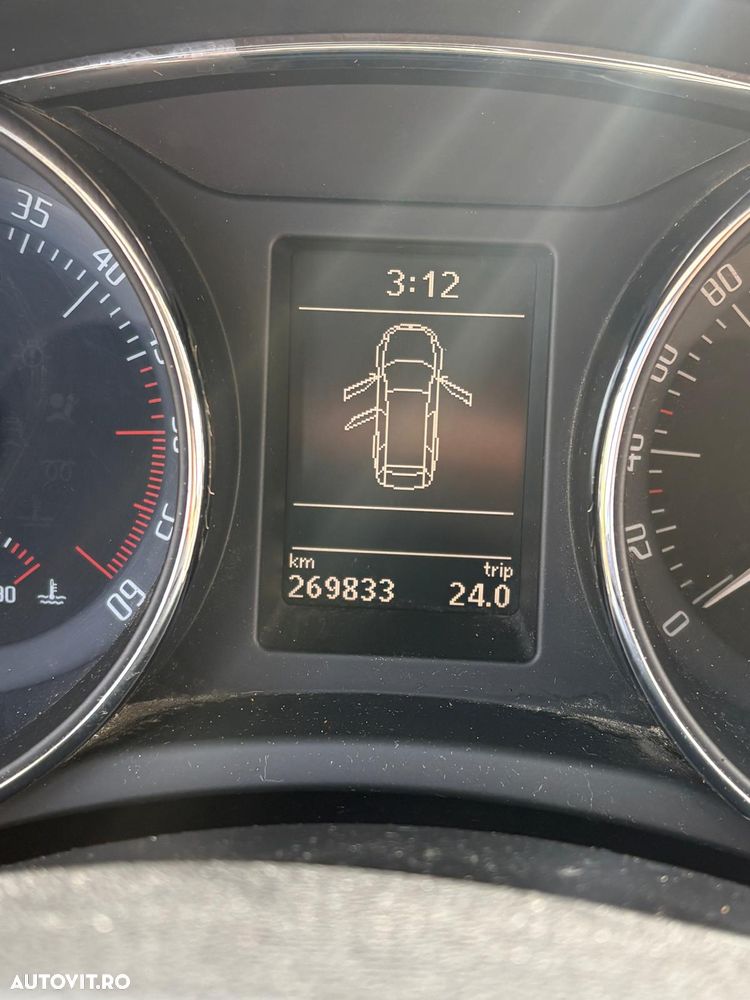 Skoda Superb 2.0 TDI Elegance DSG - 6