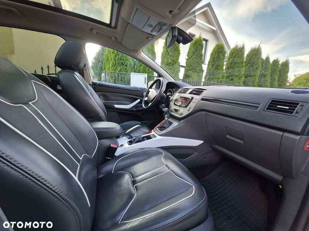 Ford Kuga 2.0 TDCi Titanium - 8