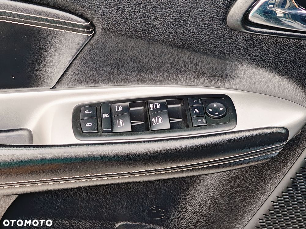 Fiat Freemont 2.0 Multijet 16V DPF Automatik Allrad Lounge - 17