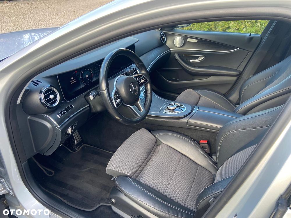 Mercedes-Benz Klasa E 220 d 4Matic 9G-TRONIC - 11