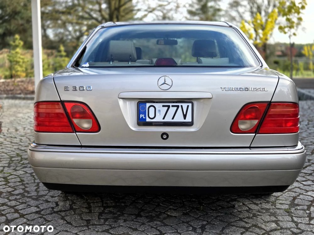 Mercedes-Benz Klasa E - 3