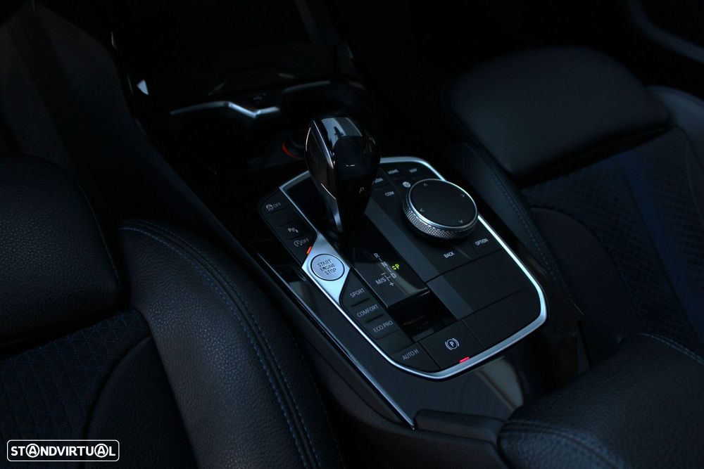 BMW 116 d Pack Desportivo M Auto - 10