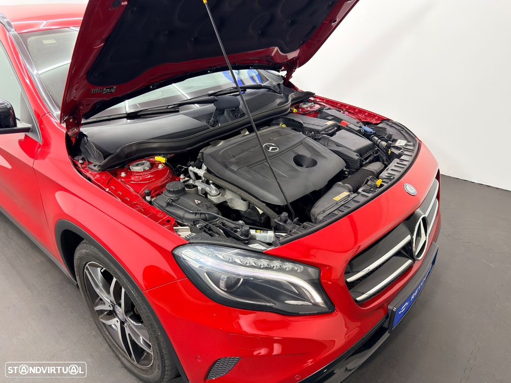 Mercedes-Benz GLA 180 d AMG Line - 35