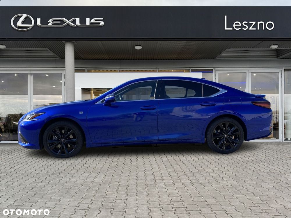 Lexus ES 300h F Sport Design - 10