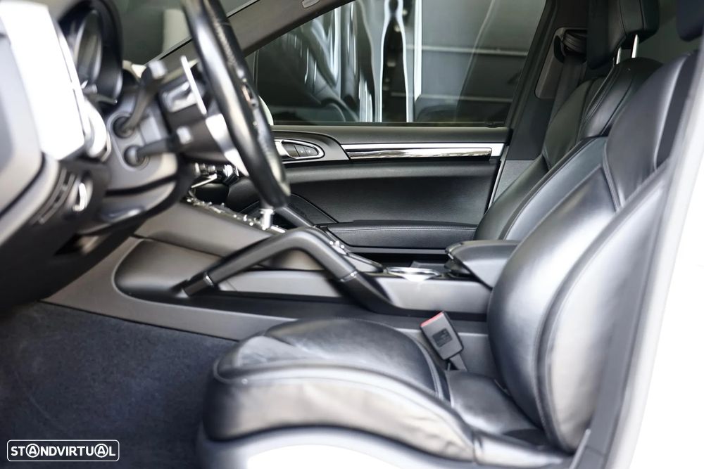 Porsche Cayenne Diesel Platinum Edition - 18