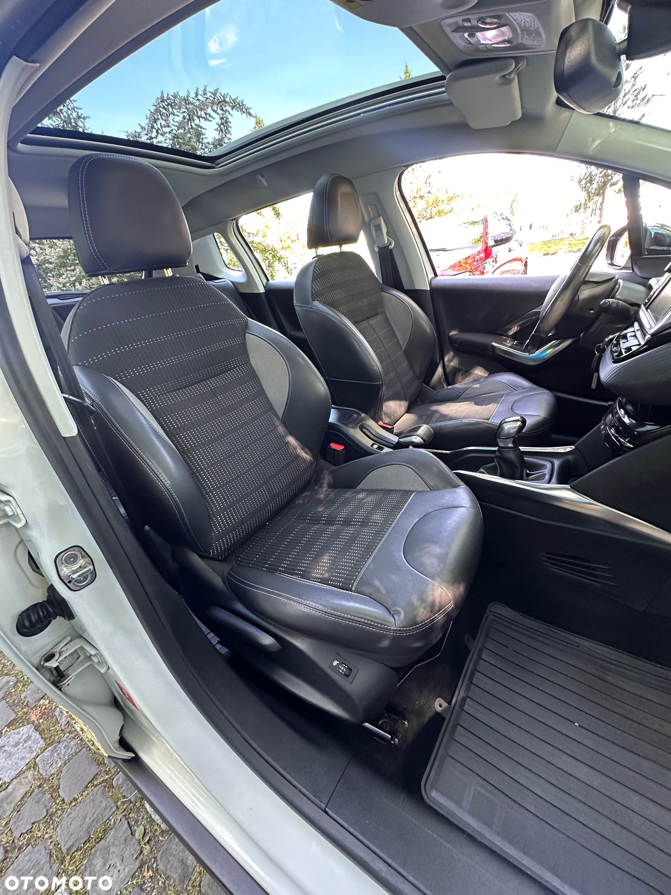 Peugeot 2008 e-HDi FAP 92 STOP & START Style - 23