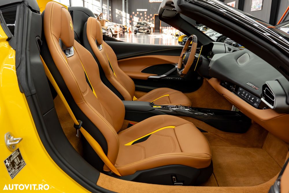 Ferrari 296 GTS - 15