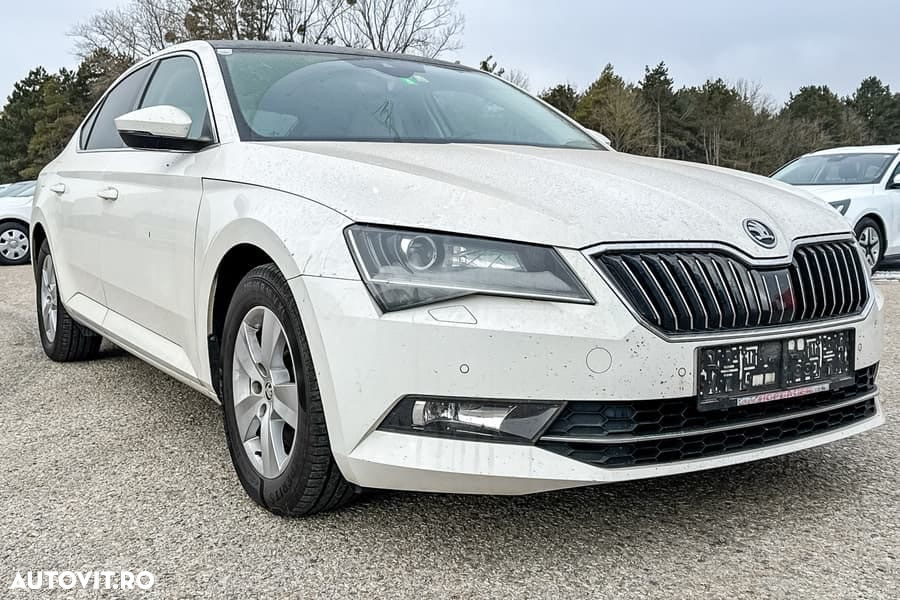 Skoda Superb 2.0 TDI DSG Style - 4
