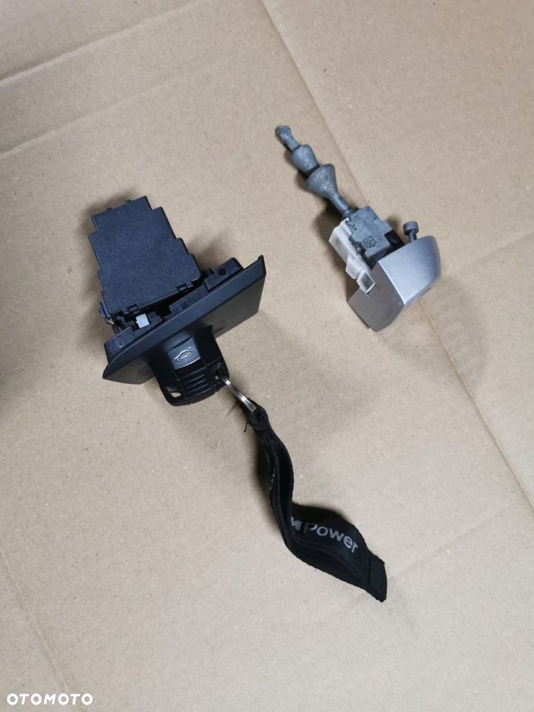 Stacyjka wkładka BMW E90 E91 Lift 6954719 - 2